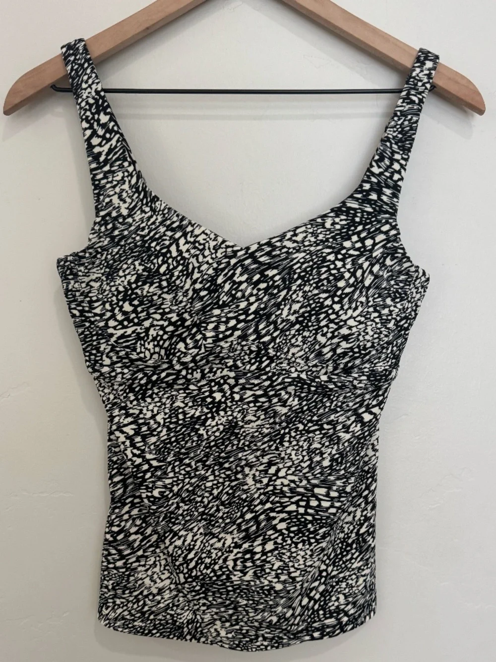 Athleta Bondi Bra Cup Tankini Top In Animalia Sea Salt Print 36 B/C Swimwear - Picture 4 of 9